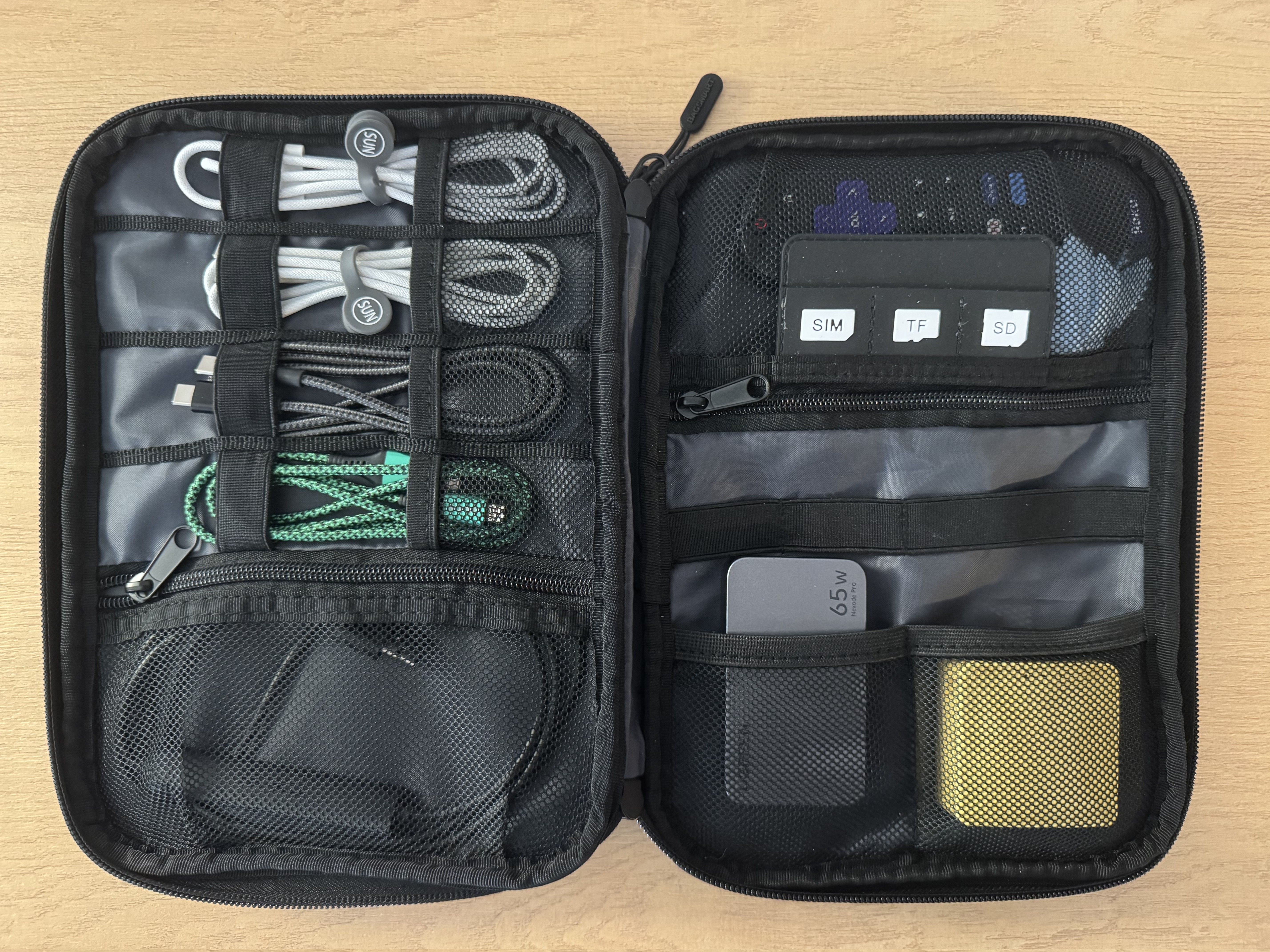 Hotel electronics pouch